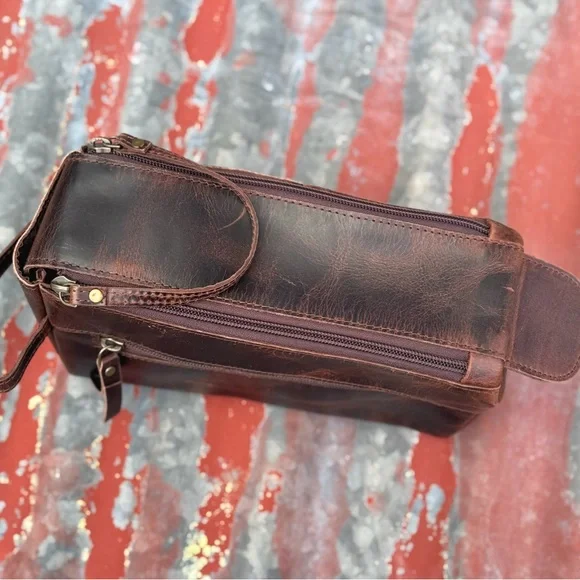 NWOT Men’s Leather Toiletry Bag Dopp Kit - Picture 2 of 3